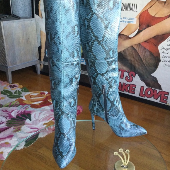 NWOT Vince Camuto Snake Embossed Leather Boots 5.5 - Picture 4 of 7